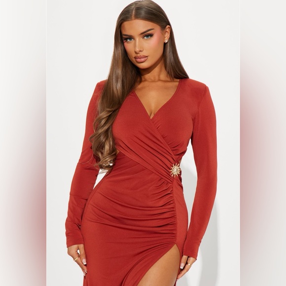 FASHION NOVA DRESS , CORA MAXI DRESS - Color: RUST , Size: Small - Picture 3 of 4